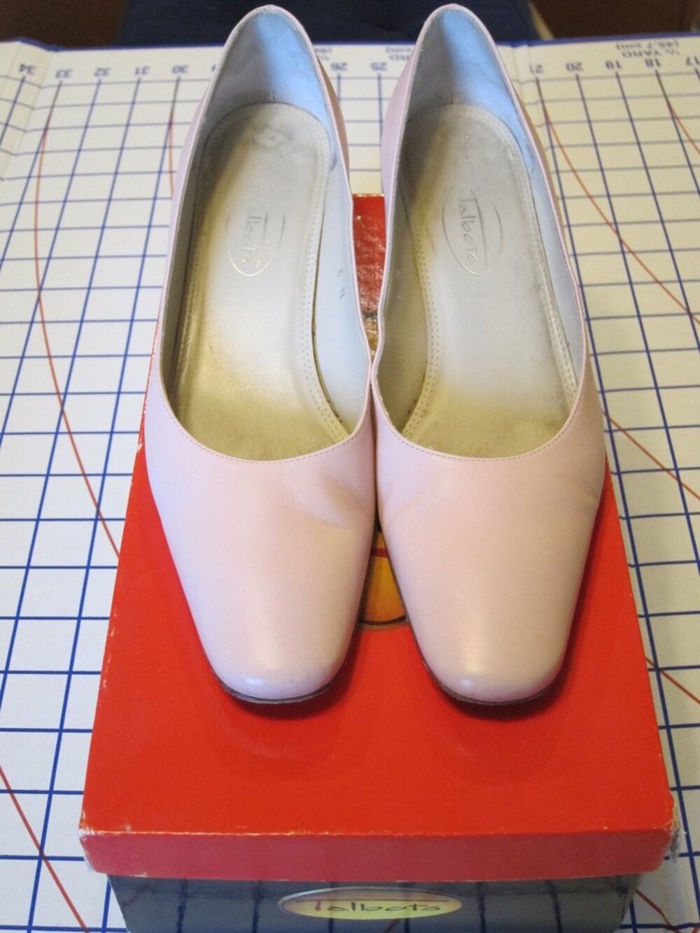 Talbots PhiPhi Pearl Pink Leather Pumps Size 6 Narrow